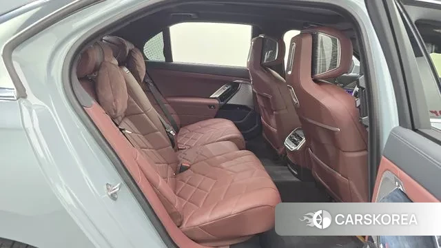 BMW 7 Series (G70) id 3011117 из Кореи 3