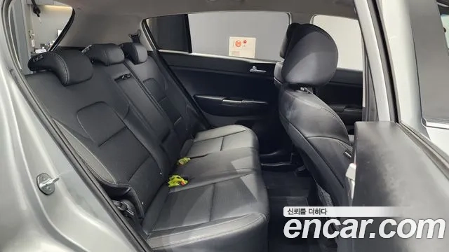 Kia Sportage The Bold 2021 Серебряный из Кореи, фото 3