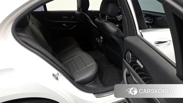 Mercedes-Benz E-Class W213 2018 Белый из Кореи, фото 3