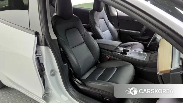 Tesla Model 3 2021 Белый из Кореи, фото 3