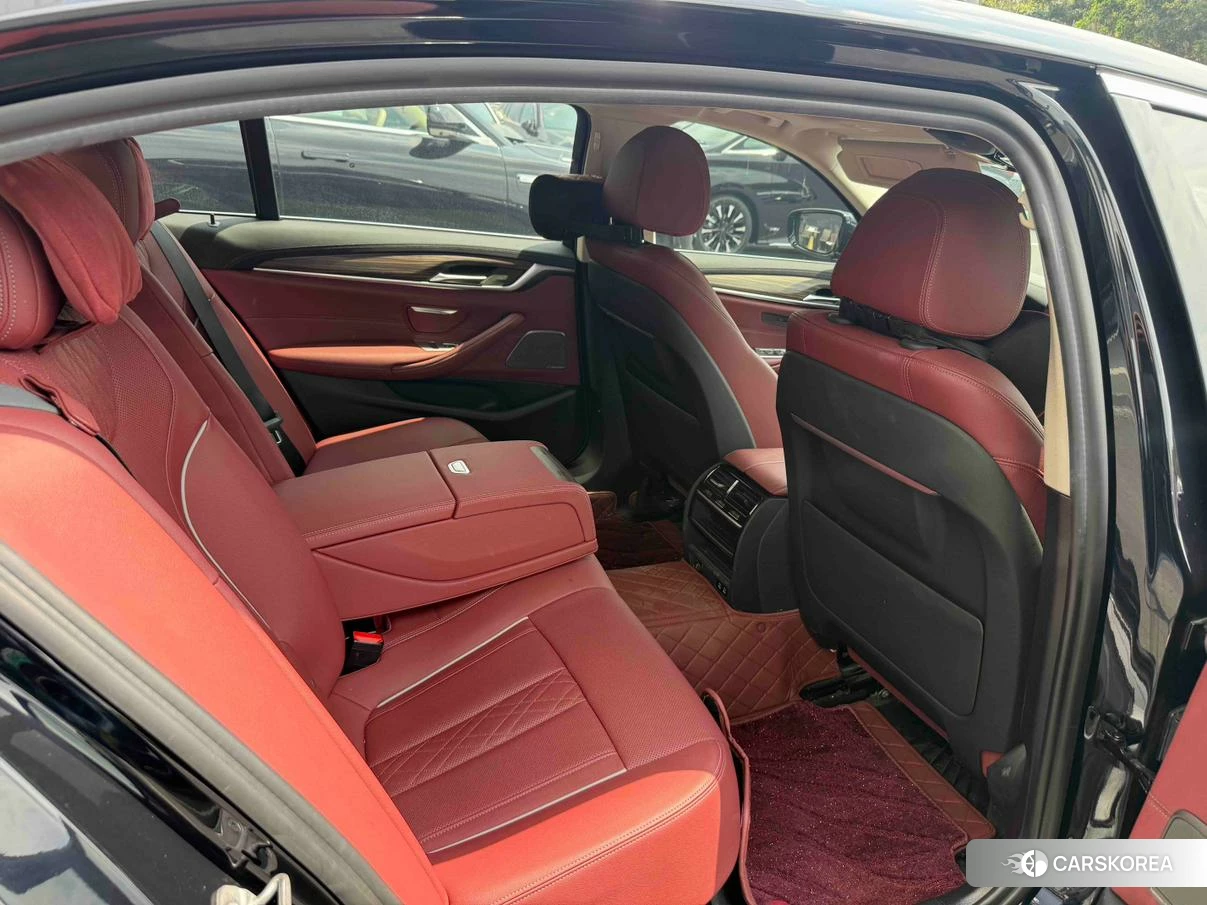 BMW 5 series 2023 Черный из Китая, фото 3