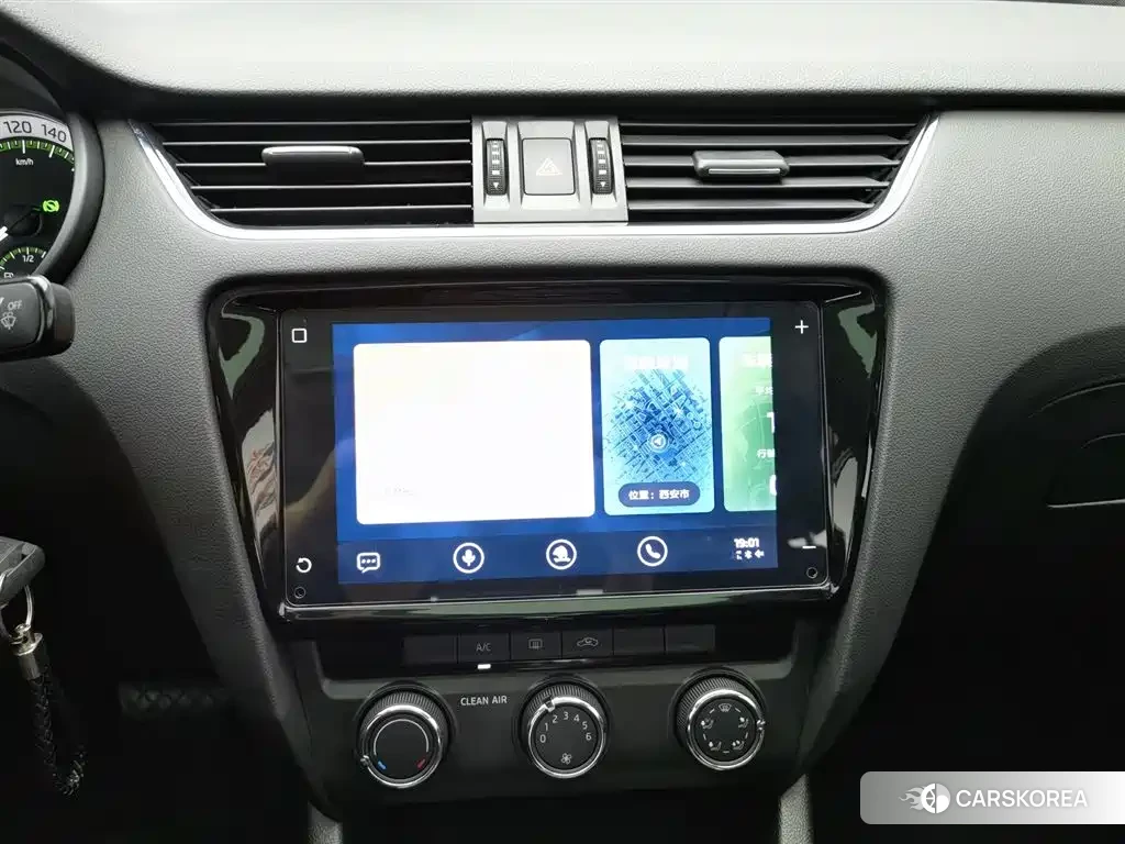 Skoda Octavia 2021 Белый из Китая, фото 3