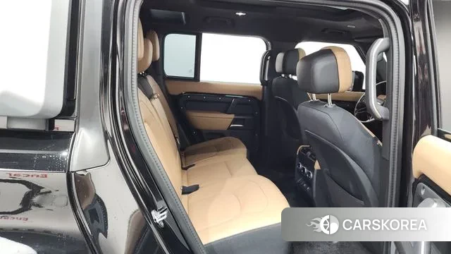 Land Rover Defender (L663) 2025 Черный из Кореи, фото 3