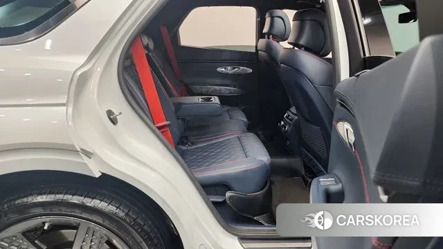 Genesis GV70 2023 Белый из Кореи, фото 3