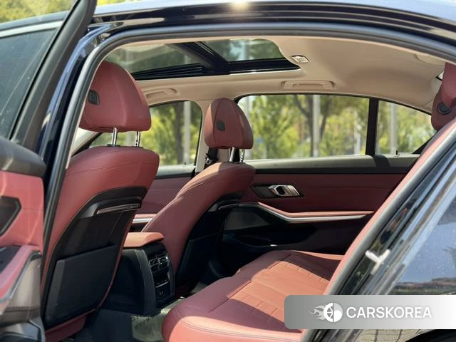 BMW 3 series 2021 Черный из Китая, фото 3