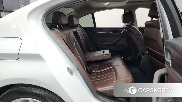 BMW 5 Series (G30) 2020 Белый из Кореи, фото 3