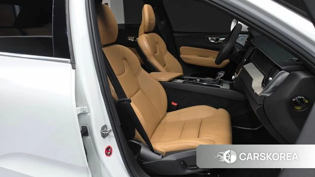 Volvo XC60 second Generation 2019 Белый из Кореи, фото 3