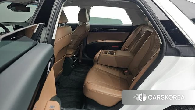 Hyundai Grandeur Hybrid (GN7) 2023 Белый из Кореи, фото 3