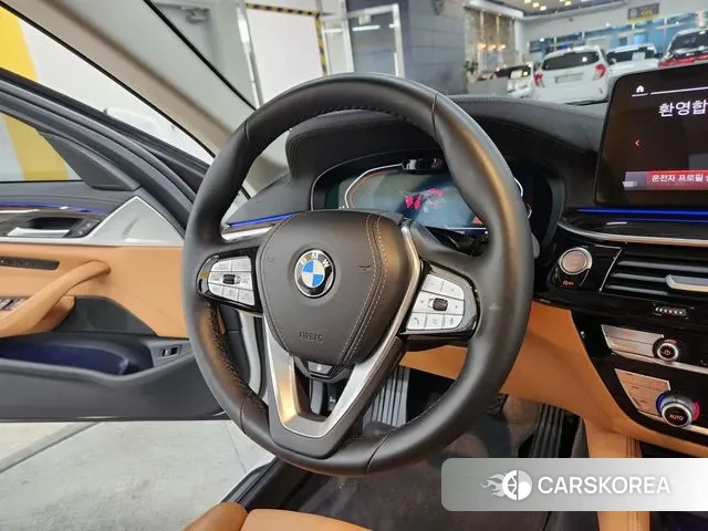 BMW 5 Series (G30) 2022 Белый из Кореи, фото 3