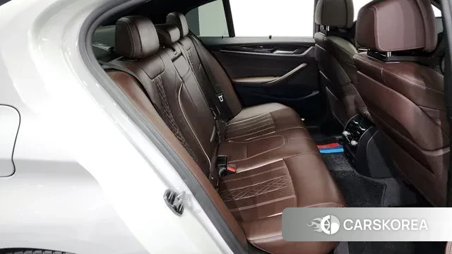 BMW 5 Series (G30) 2019 Белый из Кореи, фото 3