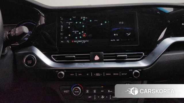 Kia Niro Plus 2023 Белый из Кореи, фото 3