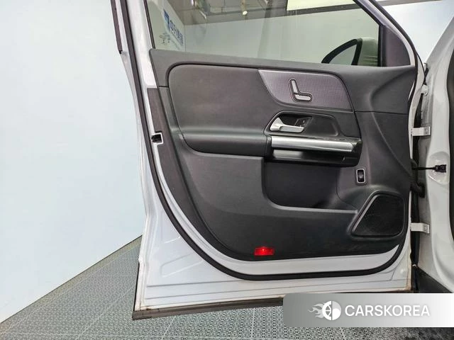 Mercedes-Benz GLA 2021 Белый из Китая, фото 3