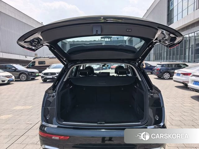 Audi Q5L 2022 Черный из Китая, фото 3