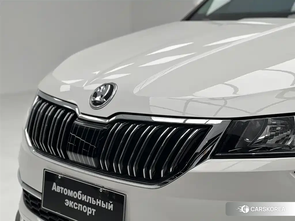 Skoda Karoq 2021 Белый из Китая, фото 3