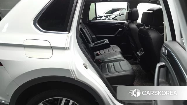 Volkswagen Tiguan second Generation 2022 Белый из Кореи, фото 3