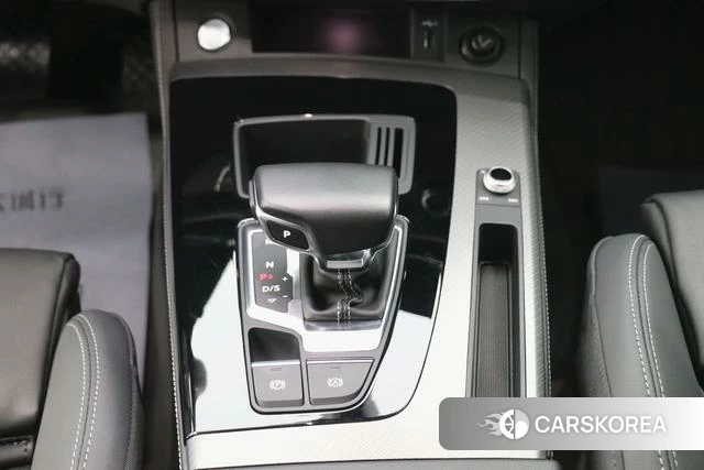 Audi Q5L 2022 Черный из Китая, фото 3