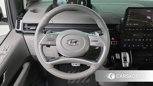 Hyundai Staria 2023 Белый из Кореи, фото 3