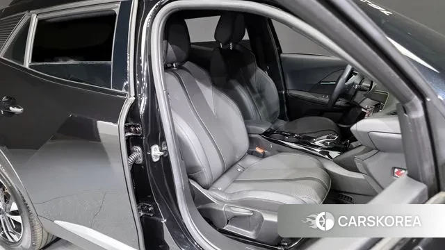 Peugeot e-2008 second generation 2021 Черный из Кореи, фото 3