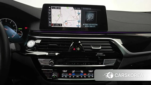 BMW 5 Series (G30) 2019 Серебристо-серый из Кореи, фото 3