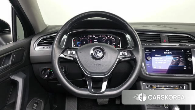 Volkswagen Tiguan Allspace 2020 Черный из Кореи, фото 3