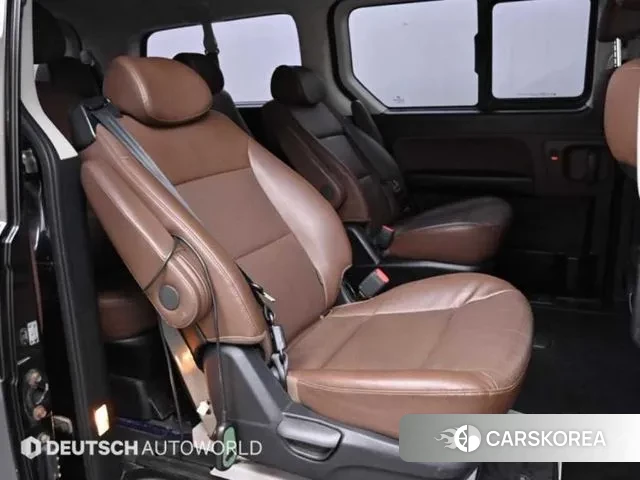 Hyundai The New Grand Starex 2018 Коричневый из Кореи, фото 3