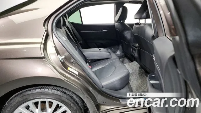 Toyota Camry (XV70) 2018 Песочный из Кореи, фото 3