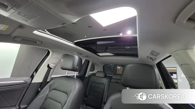 Volkswagen Tiguan second Generation 2022 Черный из Кореи, фото 3