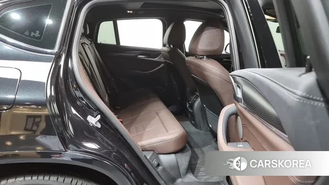 BMW X4 (G02) 2023 Черный из Кореи, фото 3