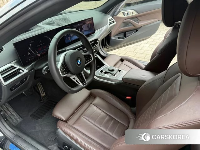BMW 4 Series (G22) 2025 Черный из Кореи, фото 3