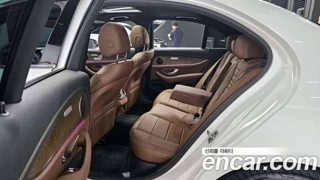 Mercedes-Benz E-Class W213 2022 Белый из Кореи, фото 3