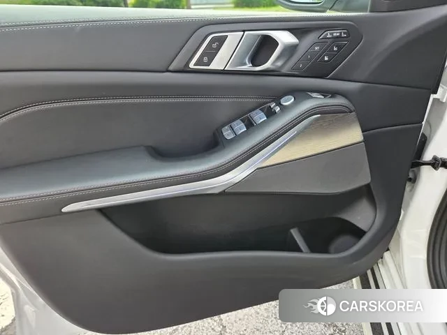 BMW X7 (G07) 2025 Белый из Кореи, фото 3