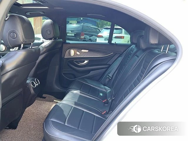 Mercedes-Benz E-Class W213 2022 Белый из Кореи, фото 3