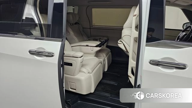 Lexus LM Second Generation 2025 Белый из Кореи, фото 3