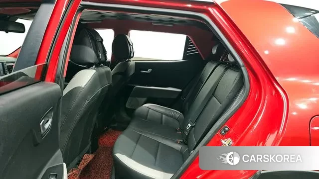 Kia Stonic 2018 Красный из Кореи, фото 3