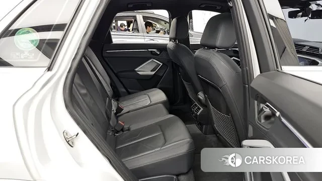 Audi Q3 (F3) 2022 Белый из Кореи, фото 3