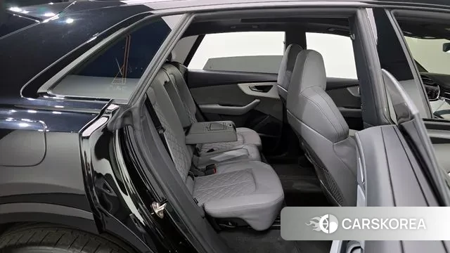 Audi Q8 (4M) 2023 Черный из Кореи, фото 3