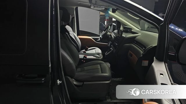 Hyundai Staria 2024 Черный из Кореи, фото 3