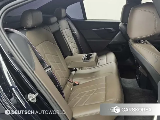 BMW 5 Series (G60) 2024 Черный из Кореи, фото 3