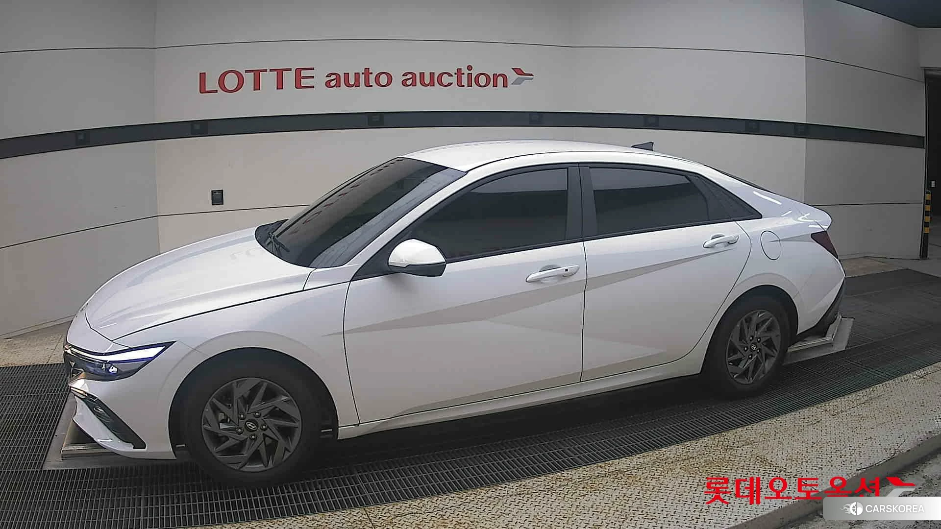 Hyundai Avante 2024 Atlas White из Кореи, фото 3