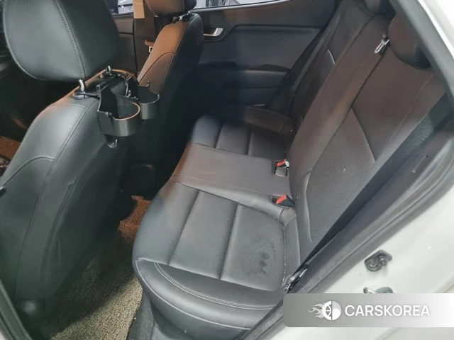 Kia Stonic 2018 Белый из Кореи, фото 3