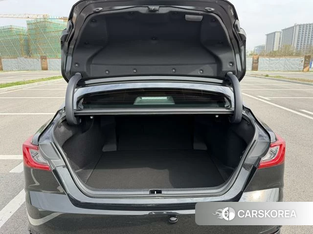 Toyota Camry 2024 Черный из Китая, фото 3