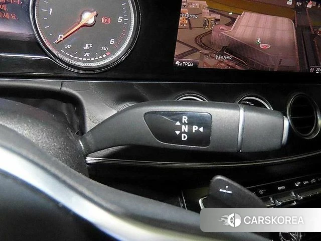 Mercedes-Benz E-Class W213 2018 Белый из Кореи, фото 3