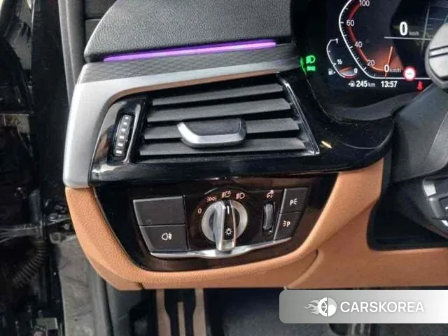 BMW 5 Series (G30) 2021 Черный из Кореи, фото 3