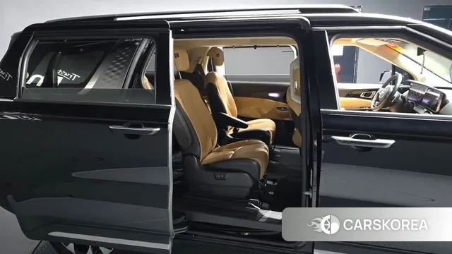 Kia Carnival 4th generation 2023 Черный из Кореи, фото 3