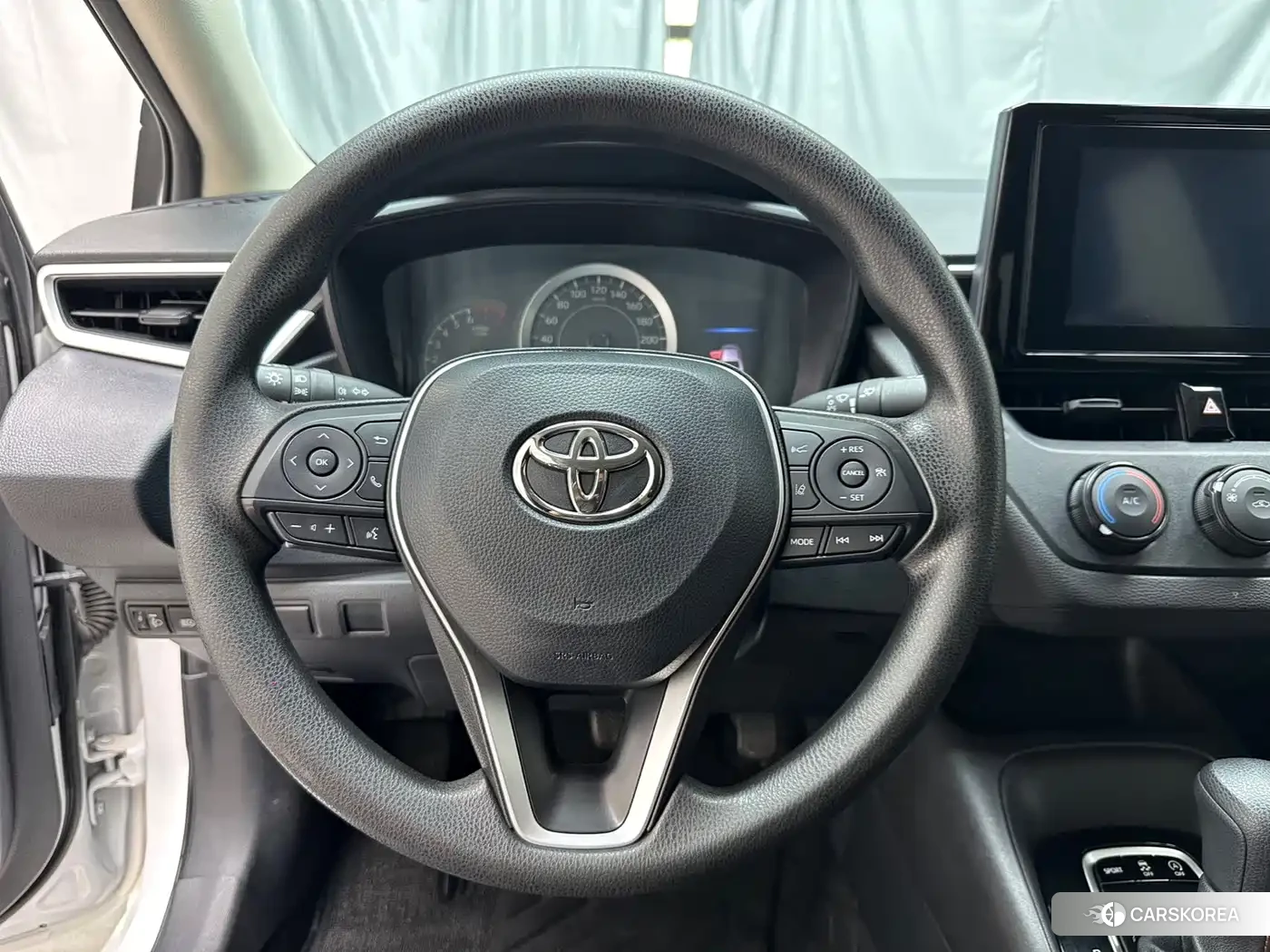 Toyota Corolla 2023 Белый из Китая, фото 3