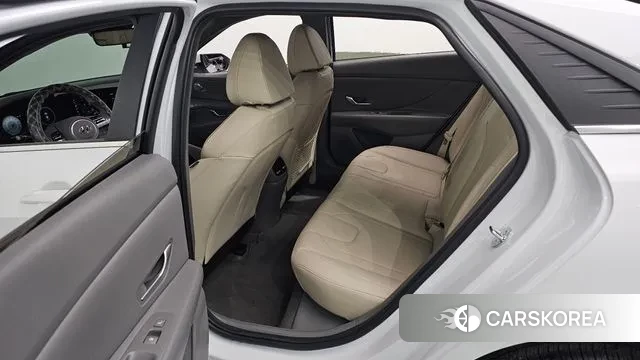 Hyundai Avante (CN7) 2023 Белый из Кореи, фото 3