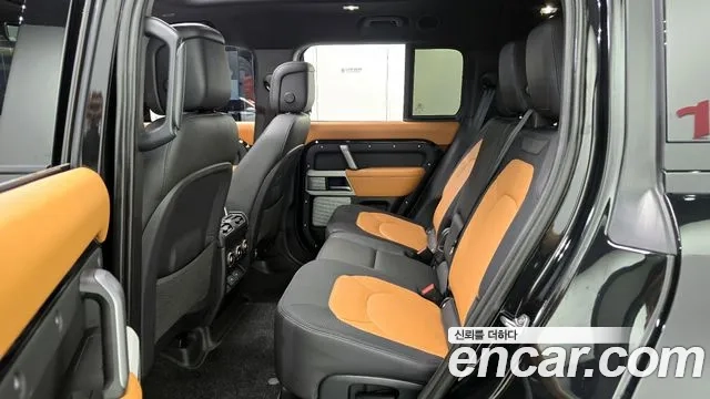 Land Rover Defender (L663) 2024 Черный из Кореи, фото 3