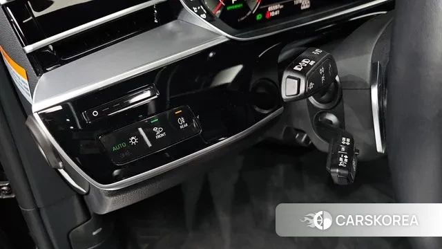 Audi A8 (D5) 2021 Черный из Кореи, фото 3