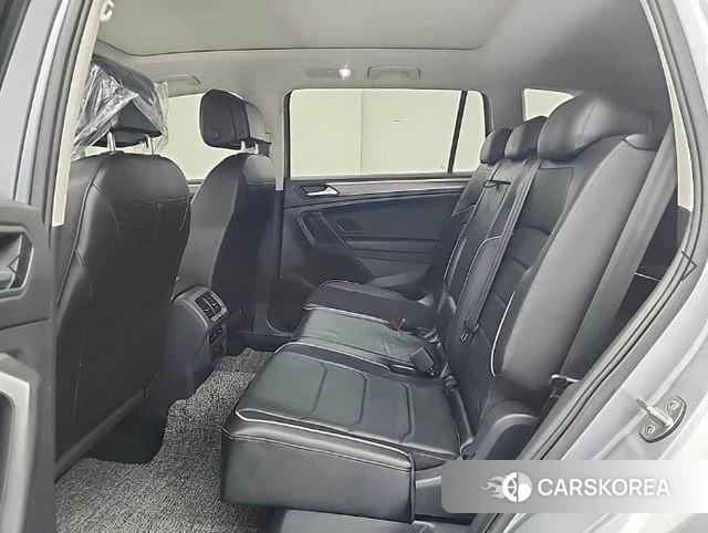 Volkswagen Tiguan Allspace 2022 Серебряный из Кореи, фото 3