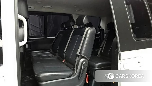 Hyundai Staria 2023 Белый из Кореи, фото 3